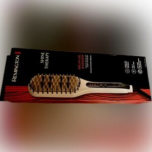 Remington Shine Therapy Straightening Brush
Brand new